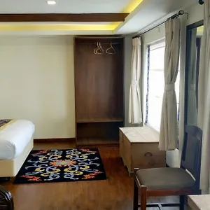 Heranya La:ku Hotel